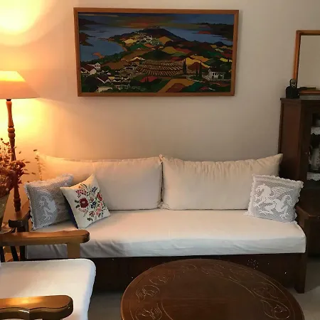Beachfront Maisonette בית נופש