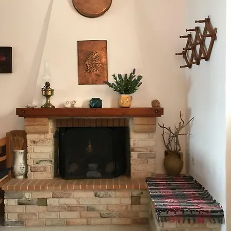 Beachfront Maisonette בית נופש